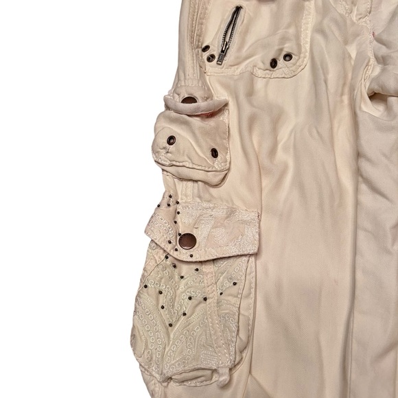 Vintage Da nang White Silk Corgo Pants with Studded Cargo Pockets - Picture 14 of 16